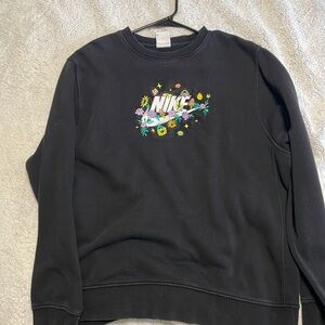 This was never worn such a cute crewneck